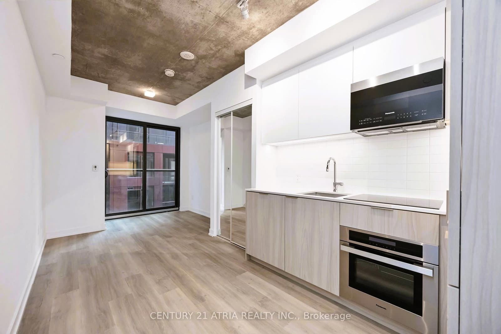 28 Eastern Avenue, Unit 502 thumbnail 4