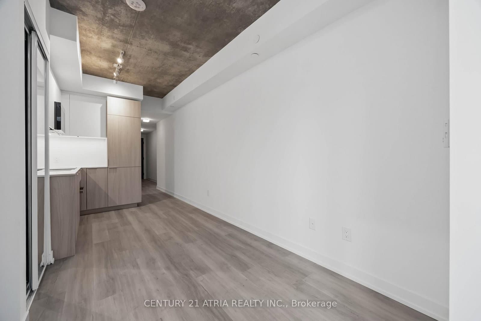 28 Eastern Avenue, Unit 502 thumbnail 9