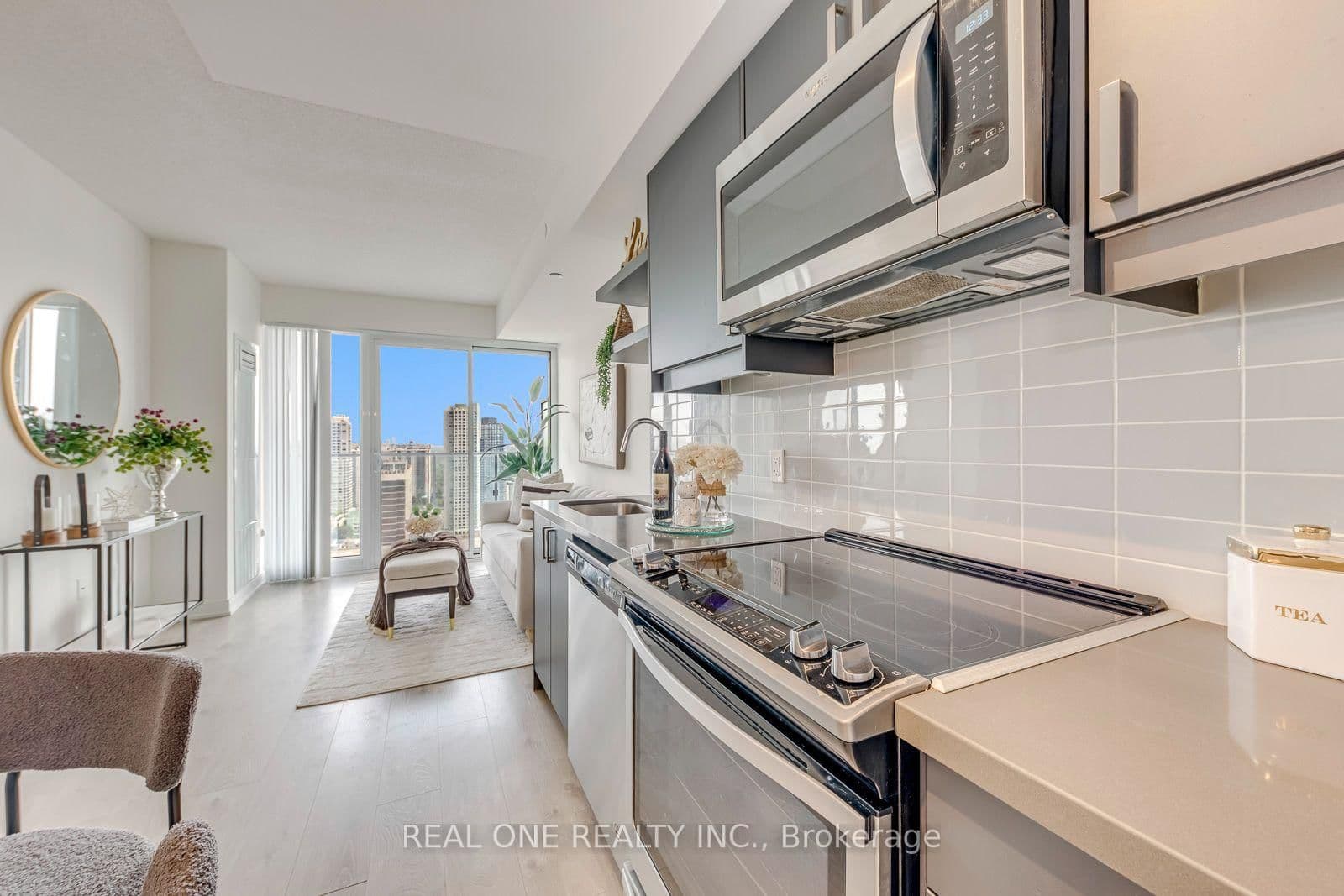 50 Wellesley Street E, Unit 3706 thumbnail 10