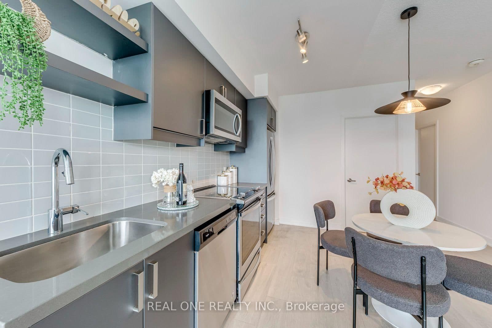 50 Wellesley Street E, Unit 3706 thumbnail 15
