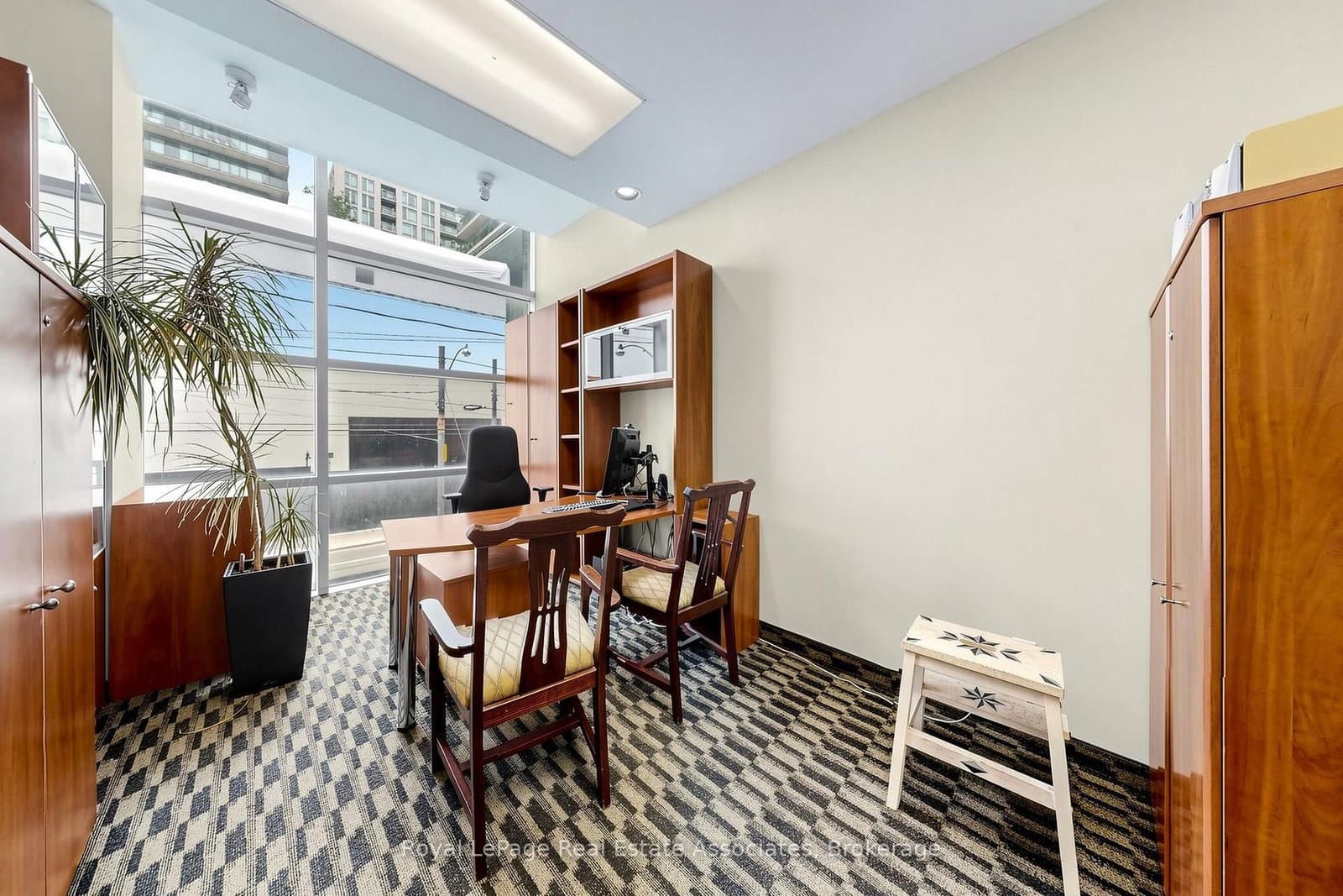645 King Street W, Unit Second Level thumbnail 13