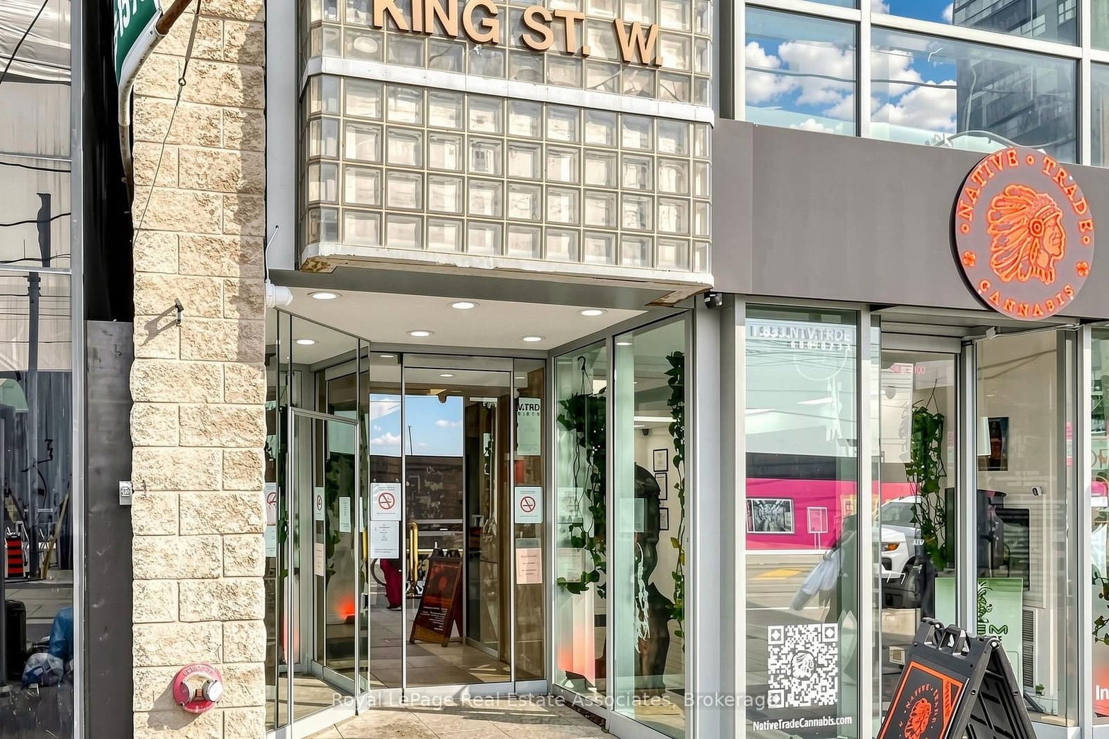 645 King Street W, Unit Second Level thumbnail 2