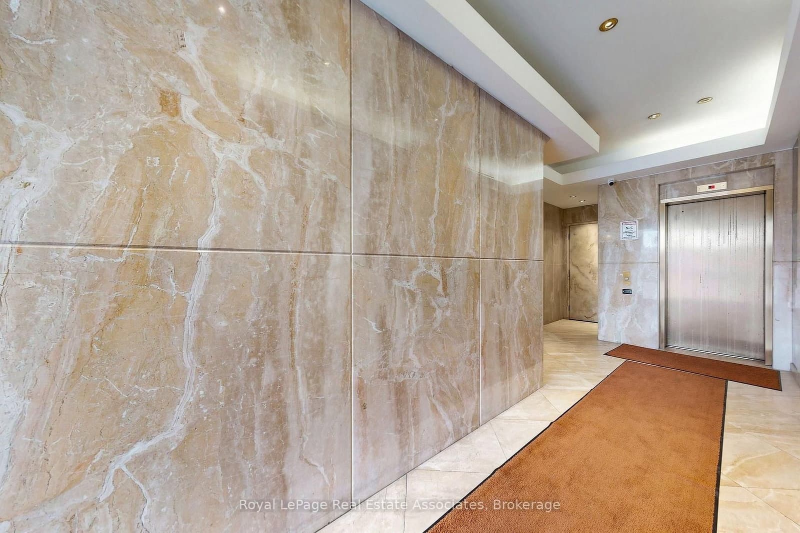 645 King Street W, Unit Second Level thumbnail 37