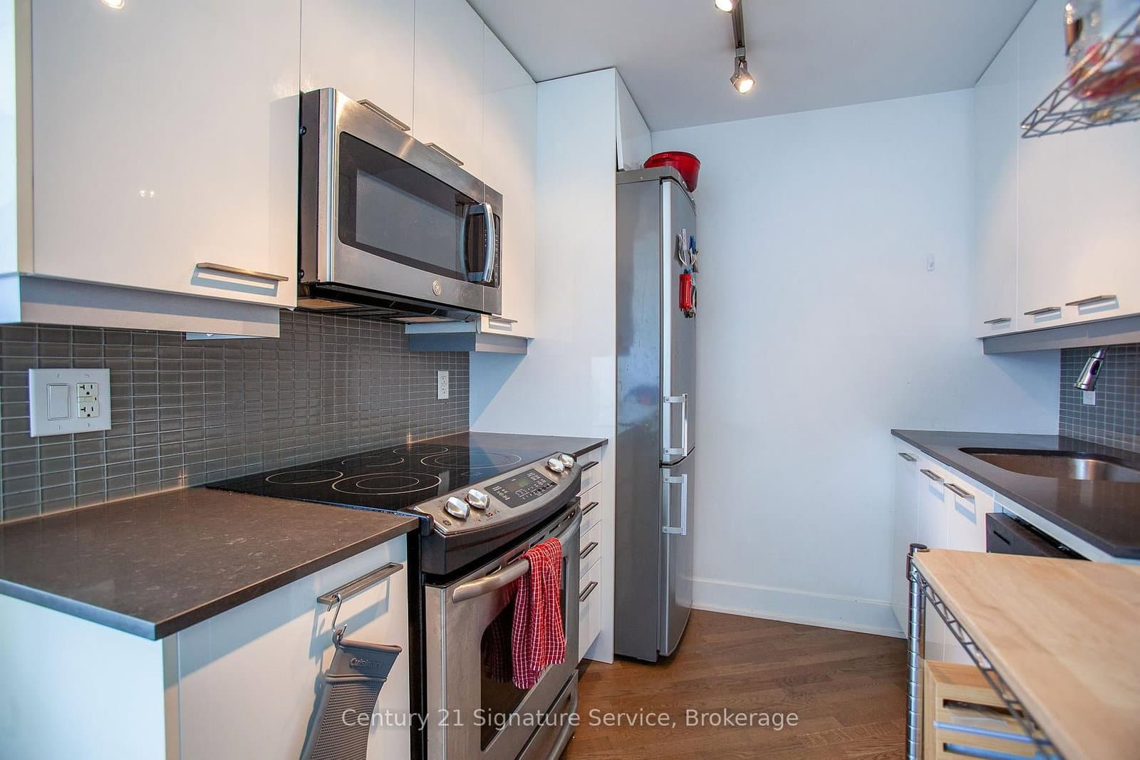 90 Trinity Street, Unit 507 thumbnail 5