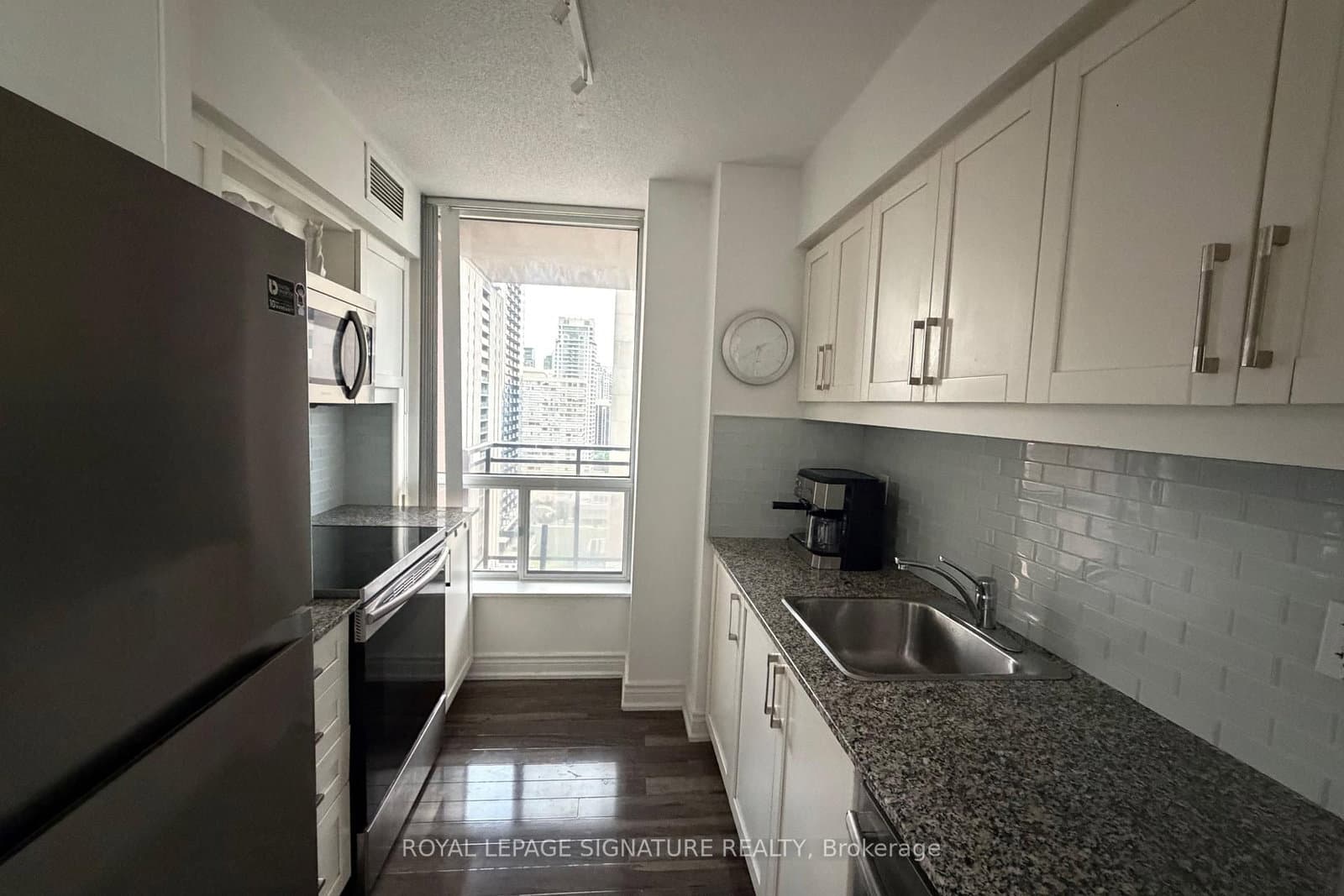 33 Sheppard Avenue E, Unit 2210 thumbnail 14