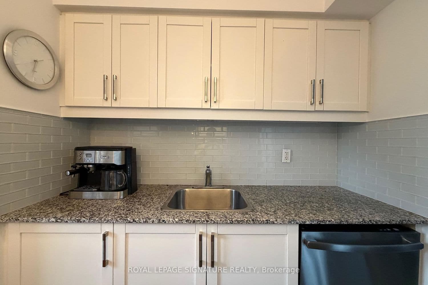 33 Sheppard Avenue E, Unit 2210 thumbnail 16