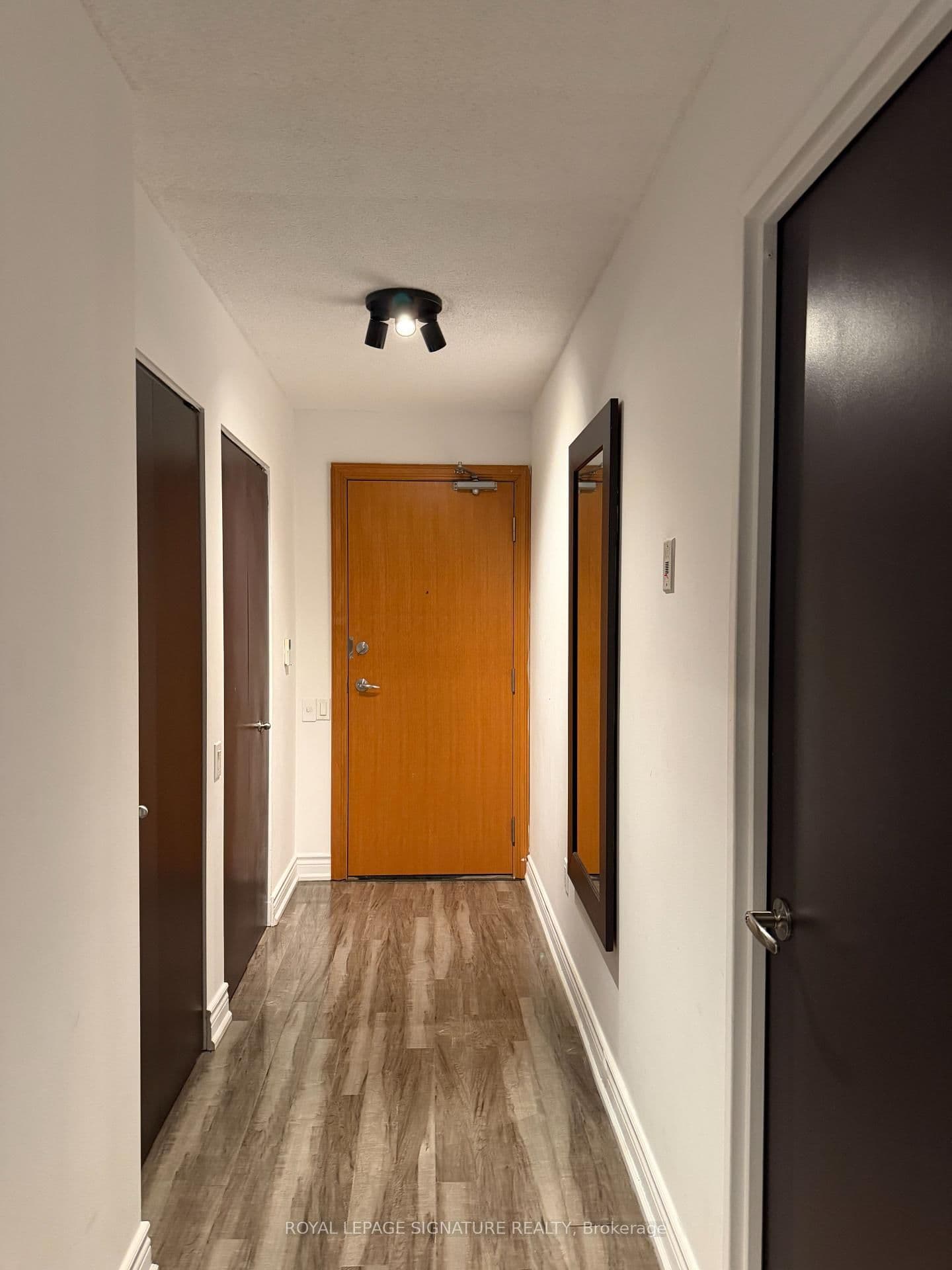 33 Sheppard Avenue E, Unit 2210 thumbnail 20