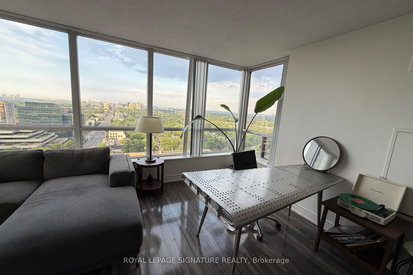 33 Sheppard Avenue E, Unit 2210 thumbnail 4