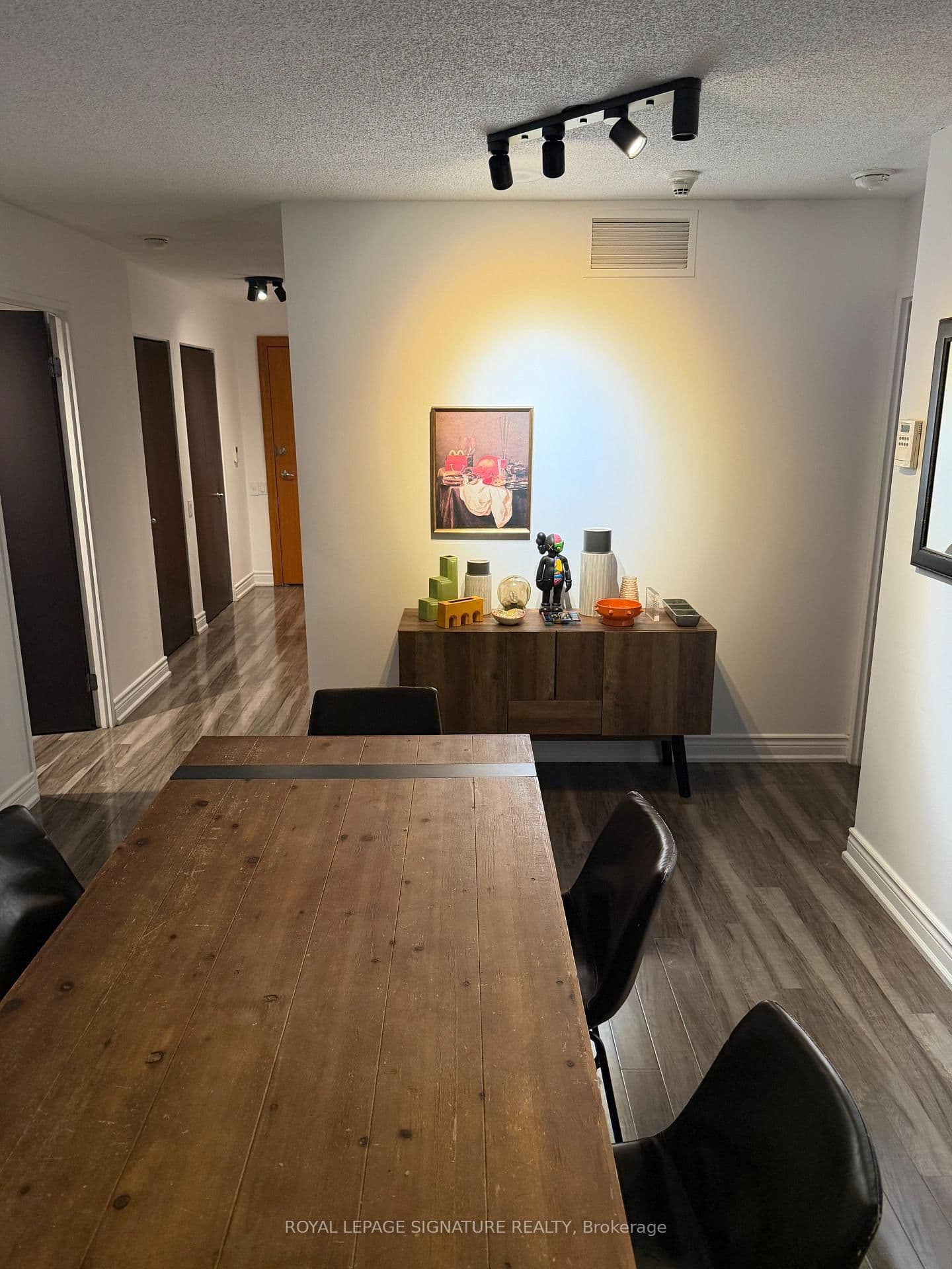 33 Sheppard Avenue E, Unit 2210 thumbnail 8