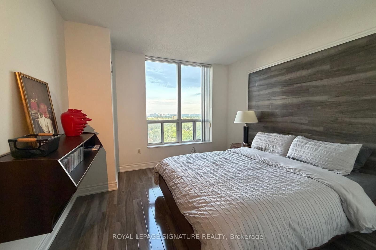 33 Sheppard Avenue E, Unit 2210 thumbnail 9