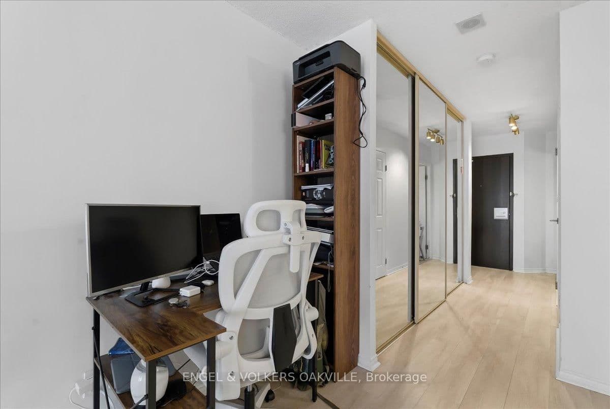 25 The Esplanade, Unit 1811 thumbnail 19