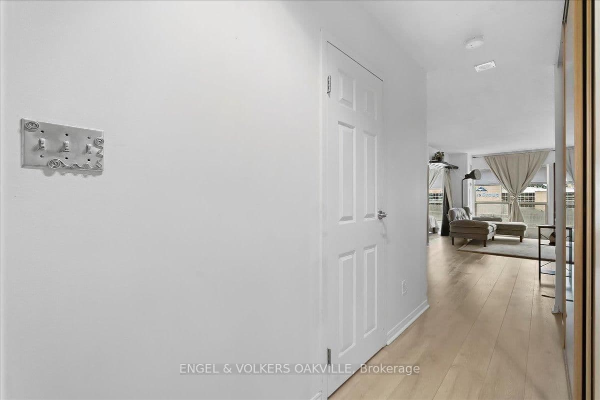 25 The Esplanade, Unit 1811 thumbnail 5