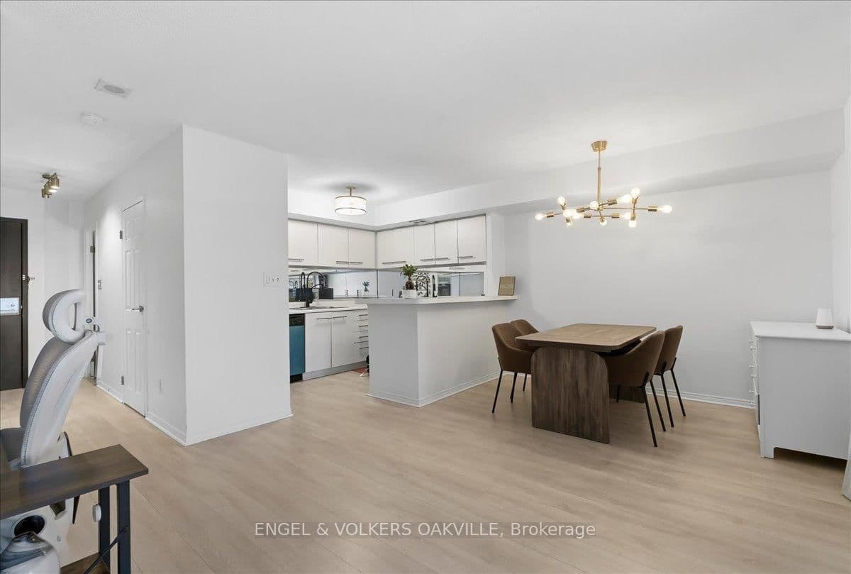 25 The Esplanade, Unit 1811 thumbnail 7
