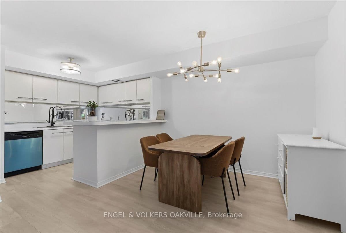 25 The Esplanade, Unit 1811 thumbnail 8