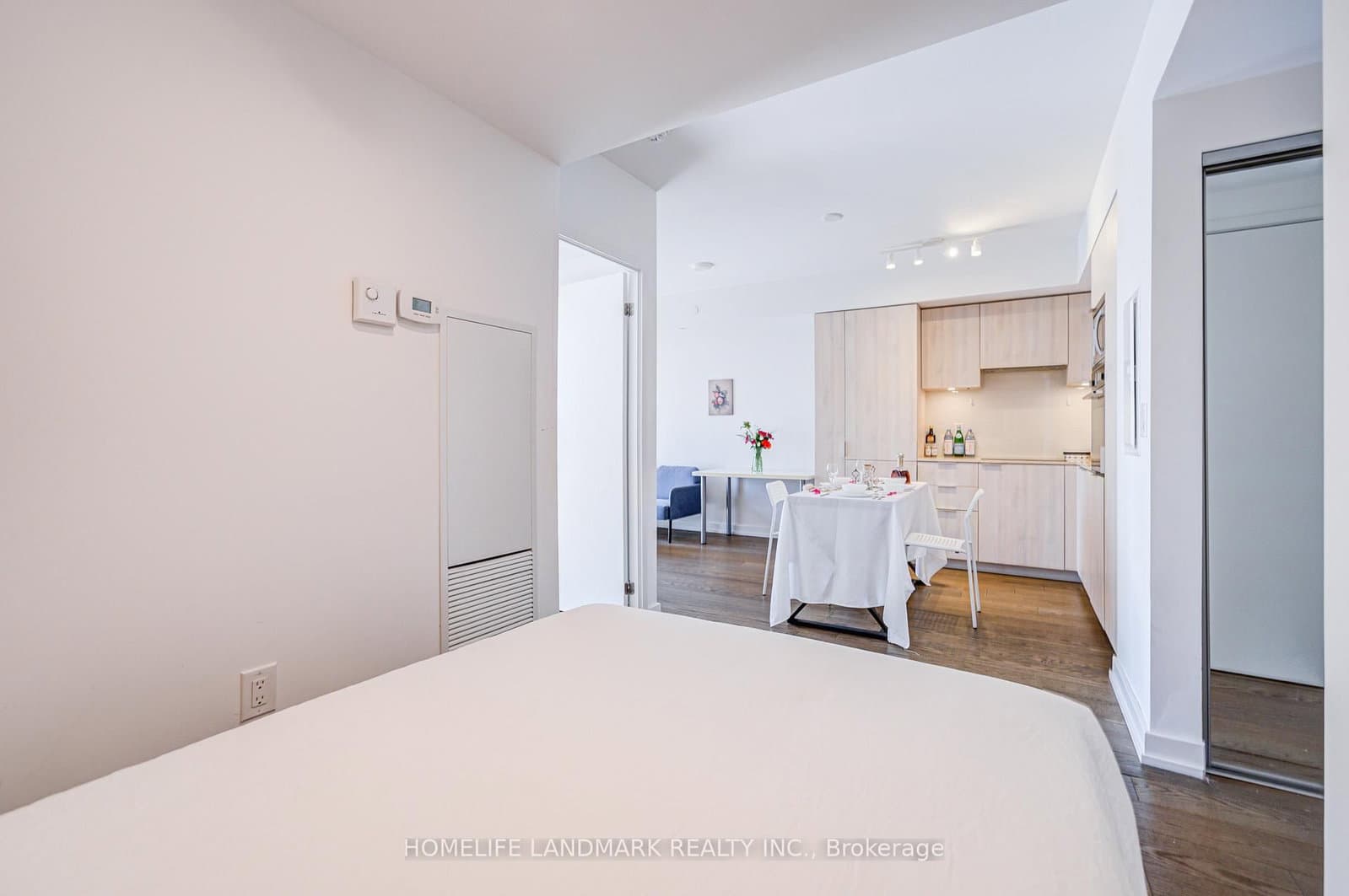 11 Wellesley Street W, Unit 1106 thumbnail 20