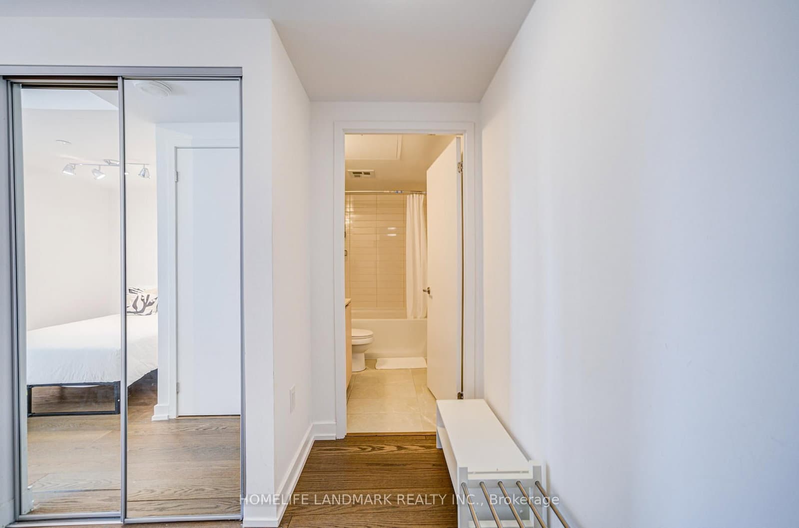 11 Wellesley Street W, Unit 1106 thumbnail 4