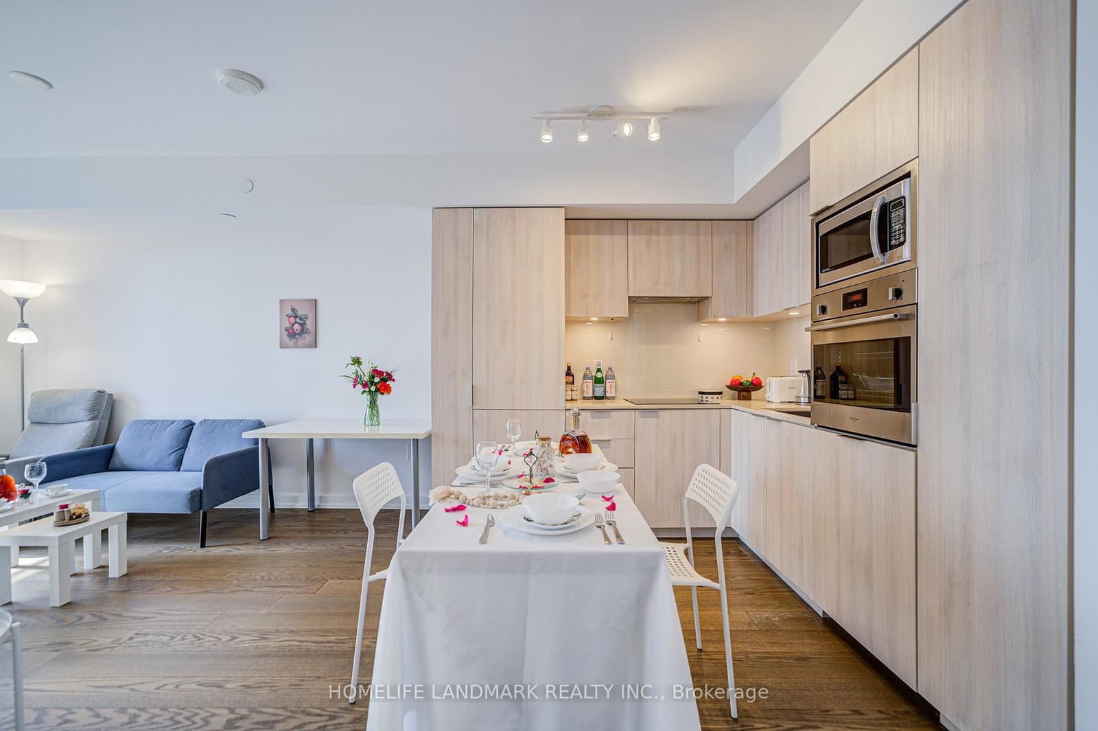 11 Wellesley Street W, Unit 1106 thumbnail 7