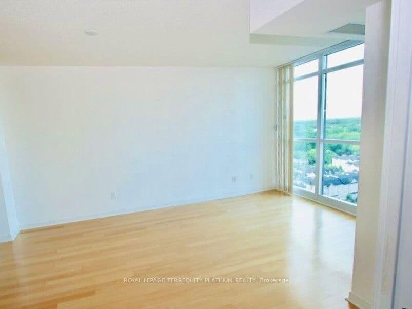 28 Harrison Garden Boulevard, Unit 1812 thumbnail 6