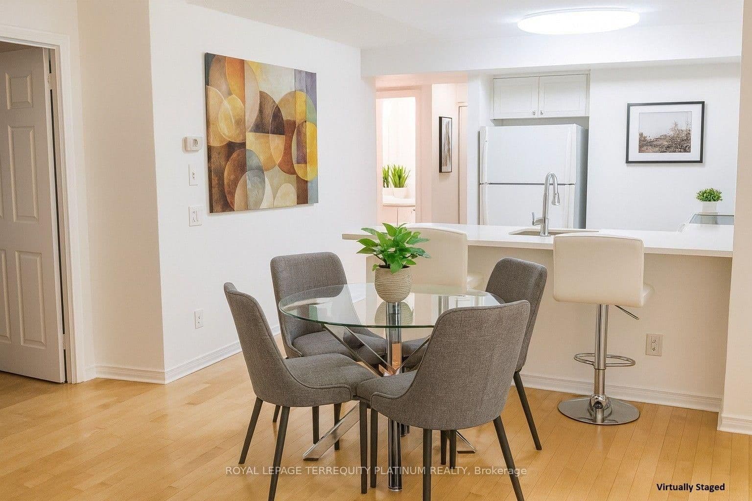 28 Harrison Garden Boulevard, Unit 1812 thumbnail 8