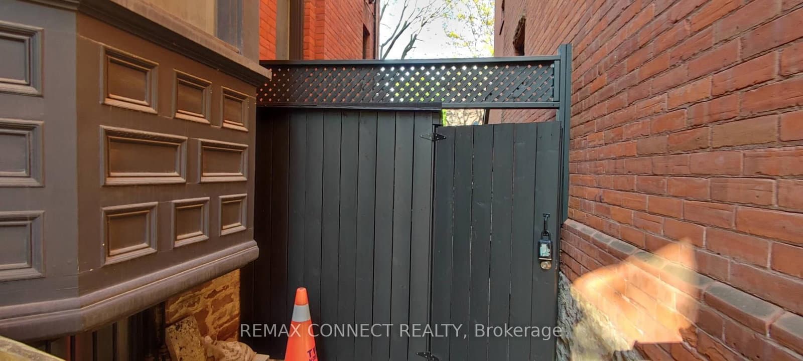 123 Bedford Road, Unit Lower thumbnail 2