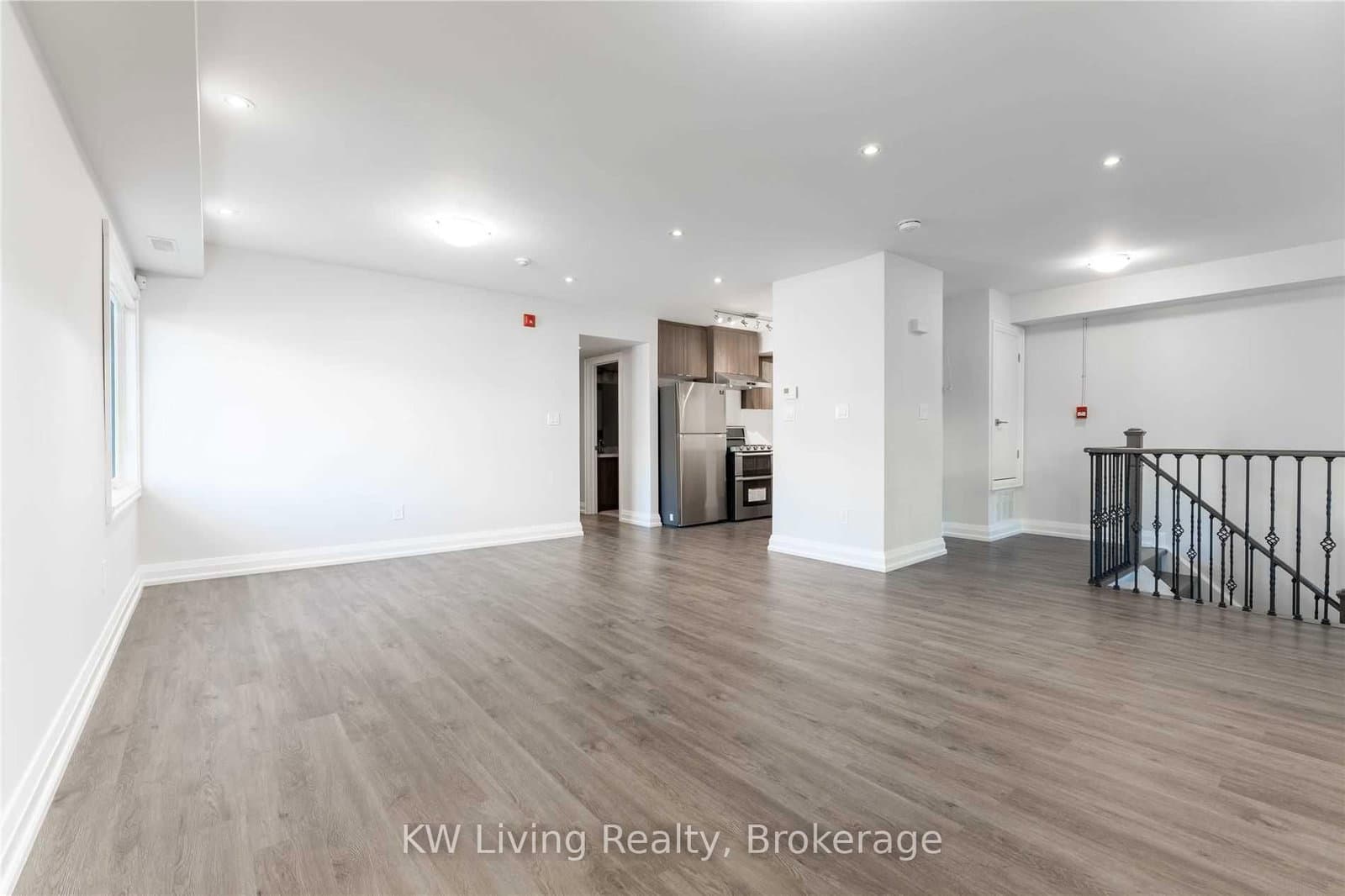 64 Overton Crescent, Unit 4 thumbnail 3