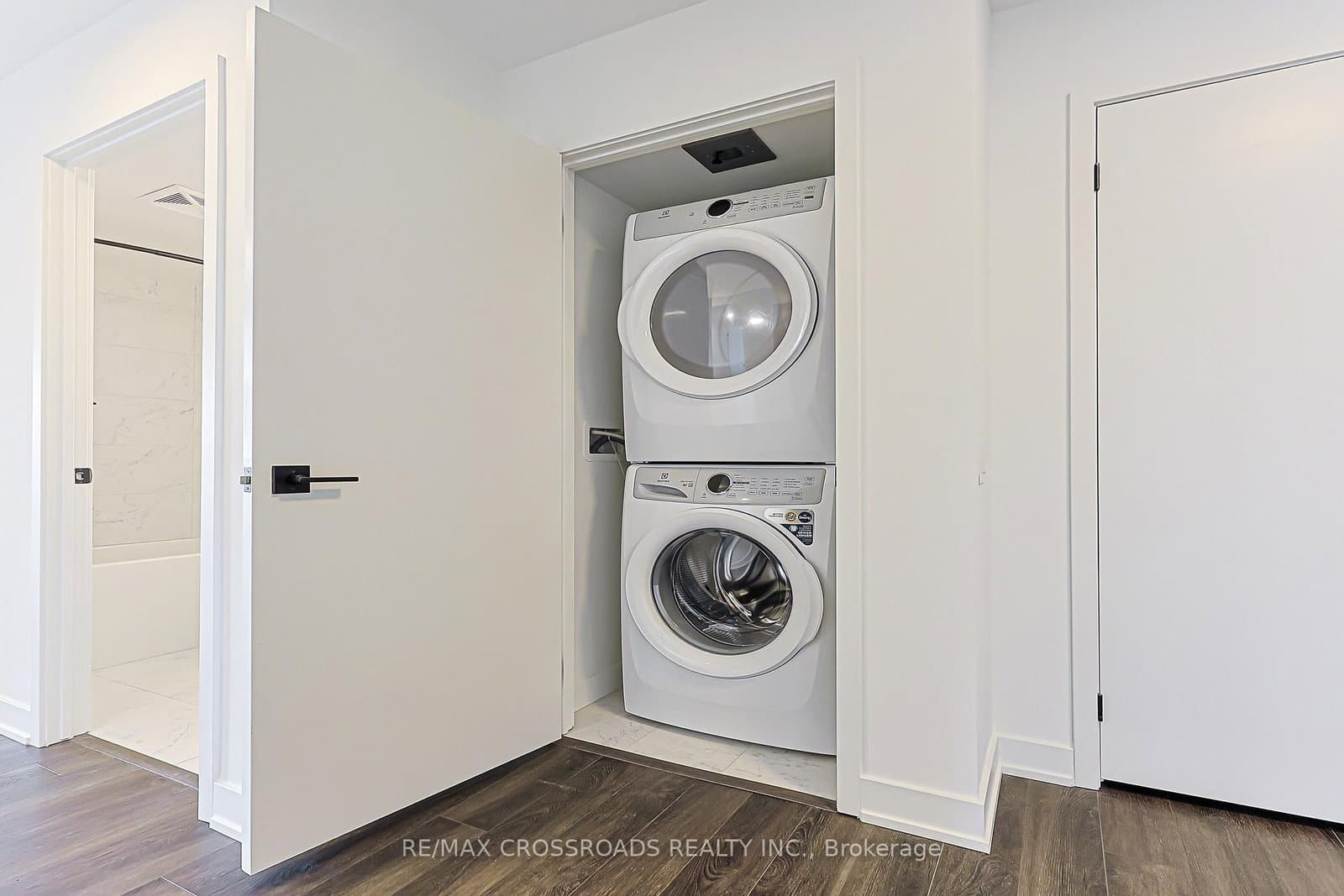609 Sherbourne Street, Unit 1204 thumbnail 32