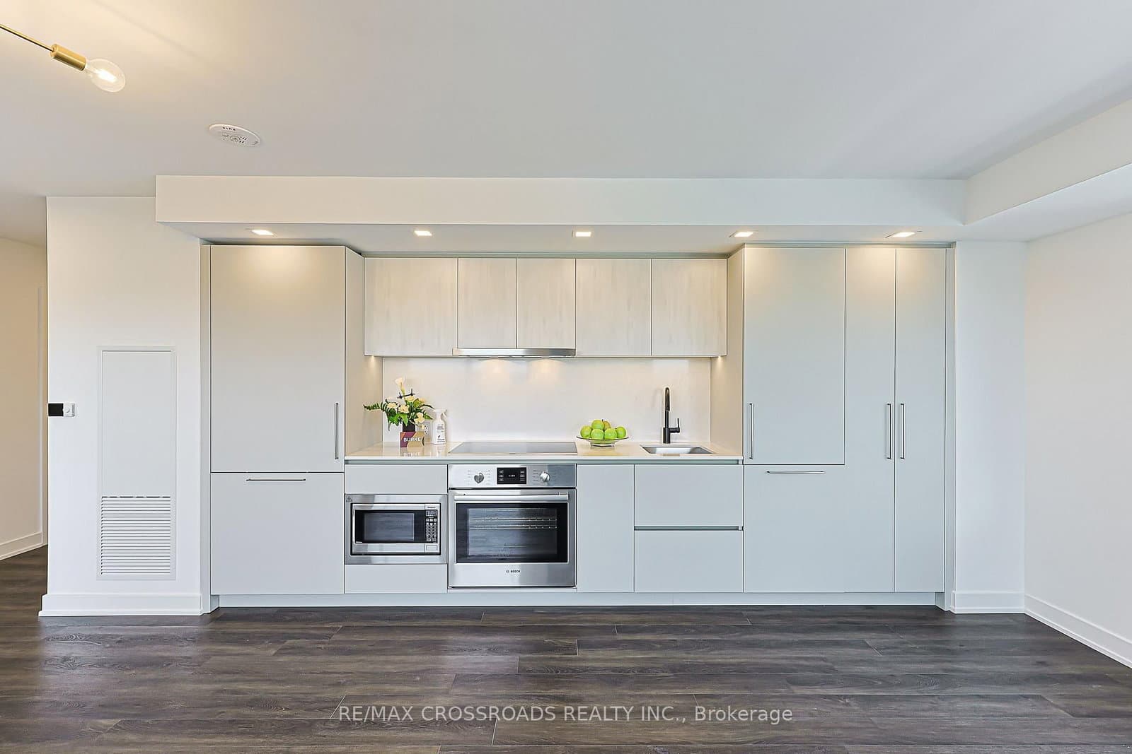 609 Sherbourne Street, Unit 1204 thumbnail 8
