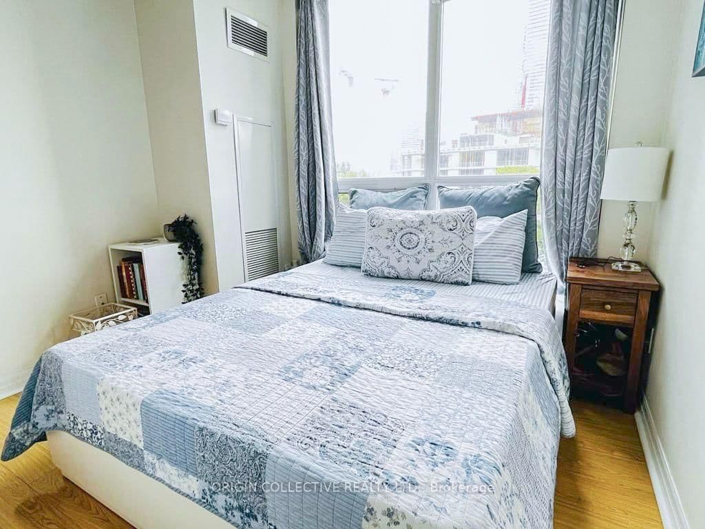 12 Yonge Street, Unit 602 thumbnail 11