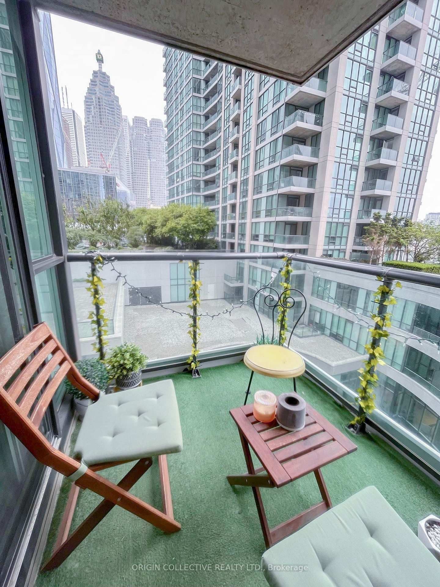12 Yonge Street, Unit 602 thumbnail 13