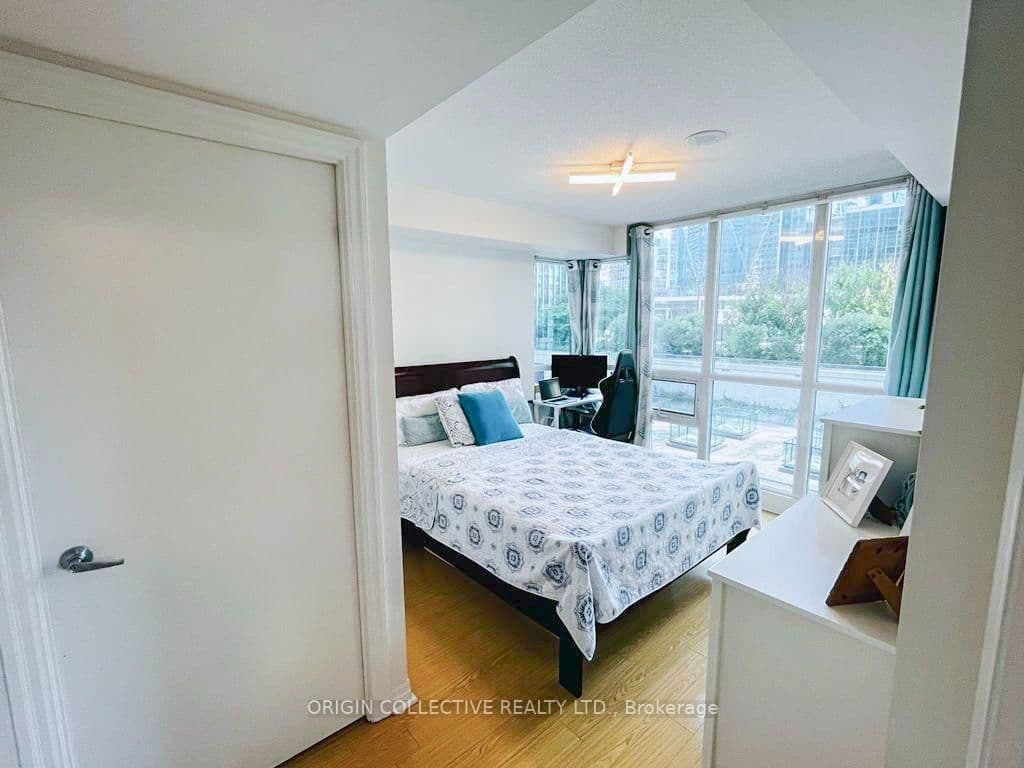 12 Yonge Street, Unit 602 thumbnail 9