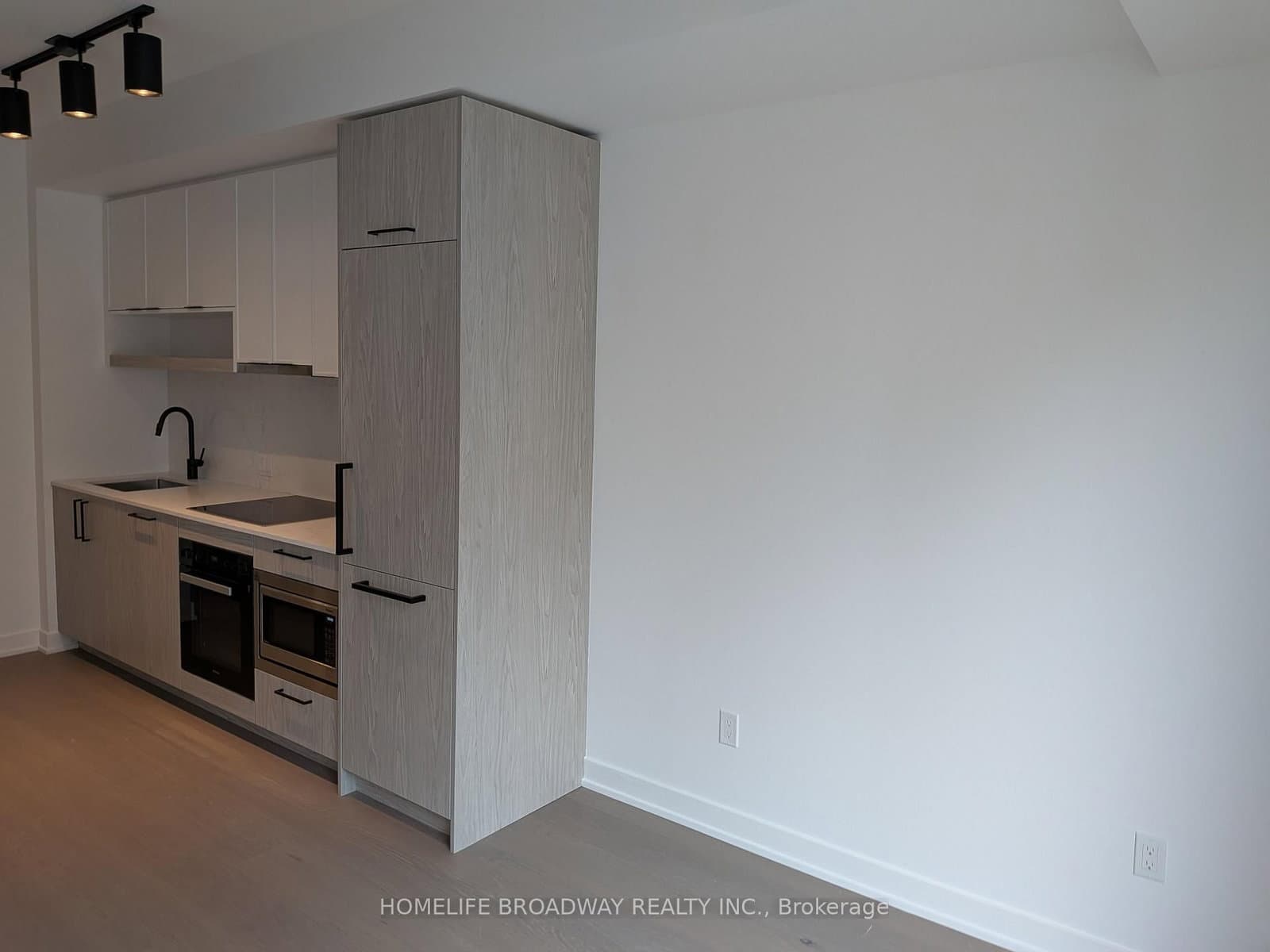 89 Montclair Avenue, Unit 1822 thumbnail 6