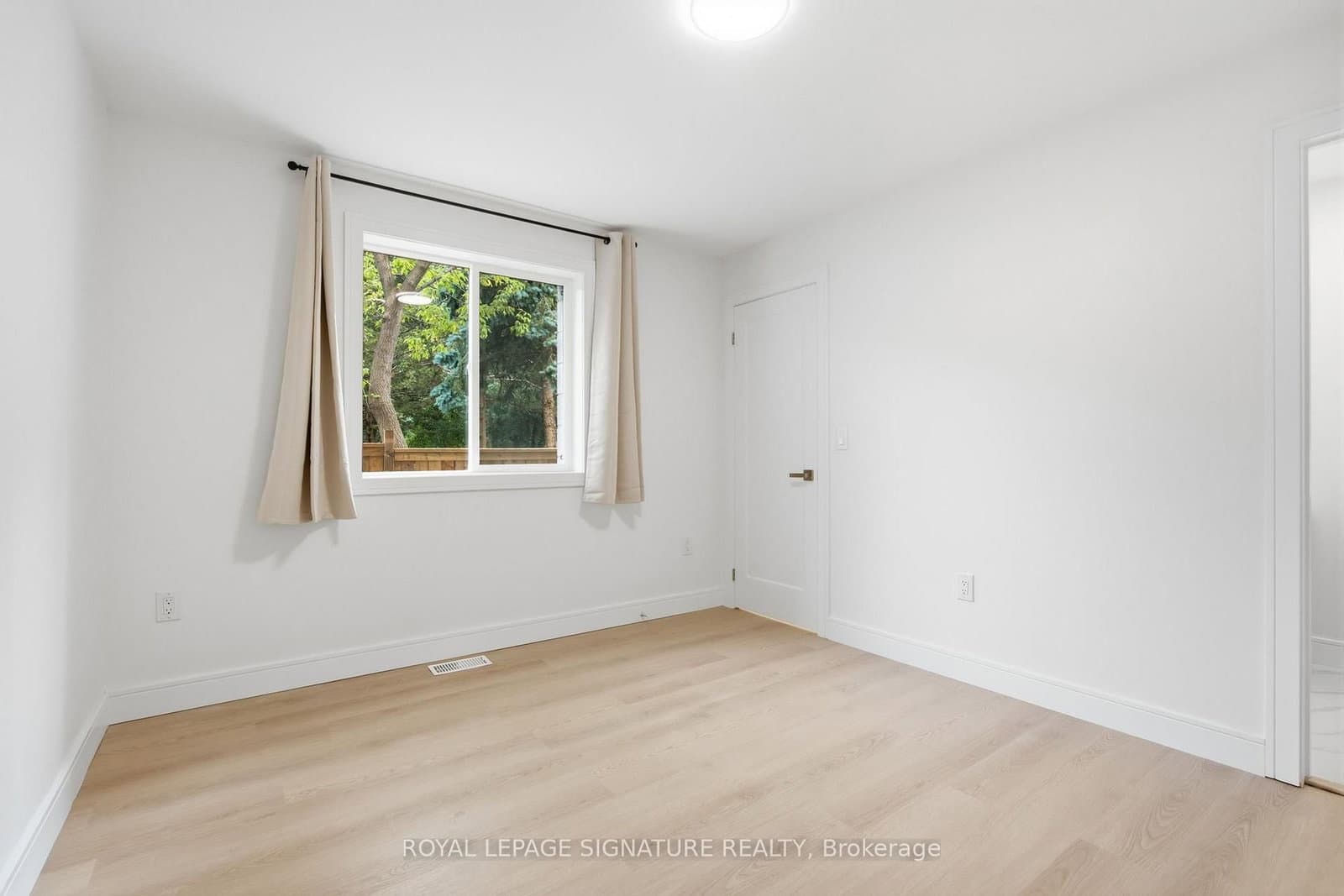 53 Bishop Avenue, Unit 2 thumbnail 15