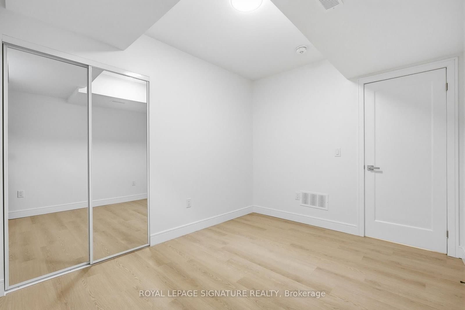 53 Bishop Avenue, Unit 2 thumbnail 30