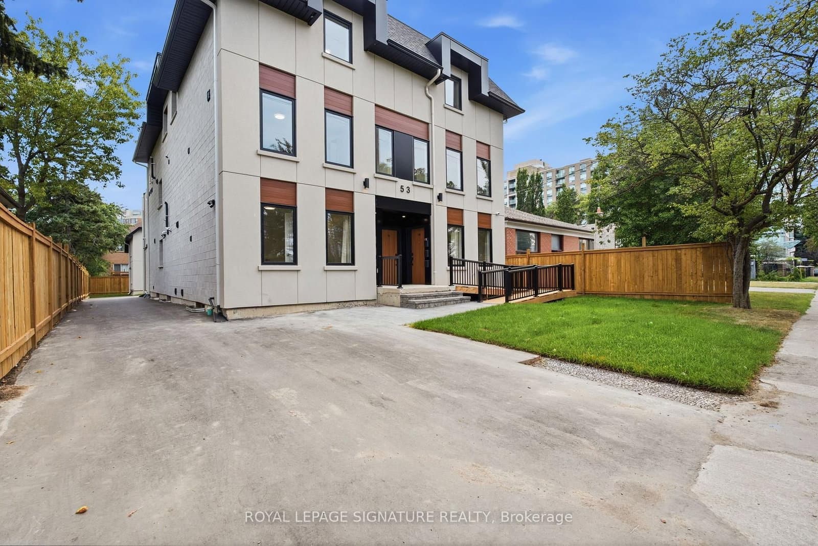 53 Bishop Avenue, Unit 2 thumbnail 38