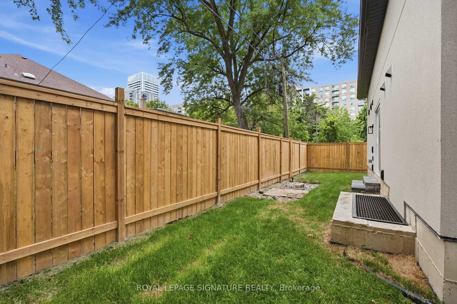 53 Bishop Avenue, Unit 2 thumbnail 43