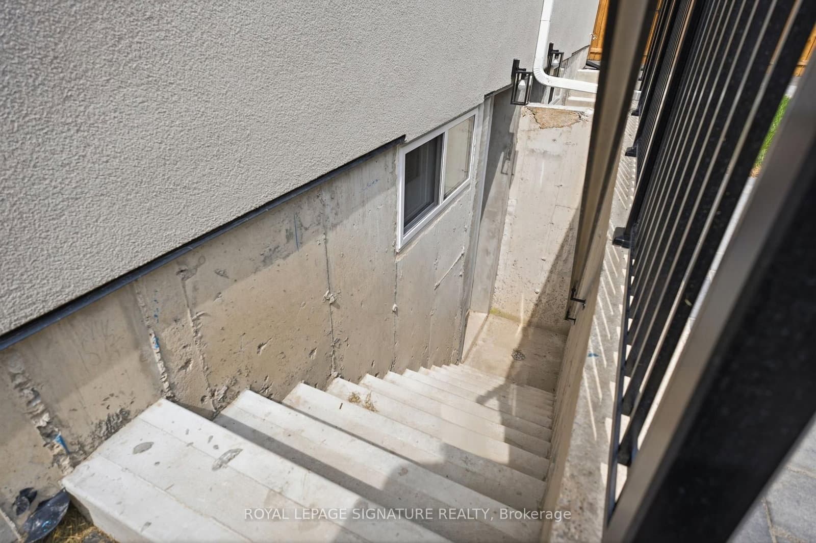 53 Bishop Avenue, Unit 1B thumbnail 19