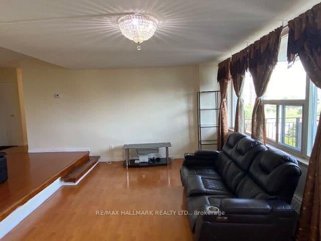 20 Forest Manor Road, Unit 907 thumbnail 13