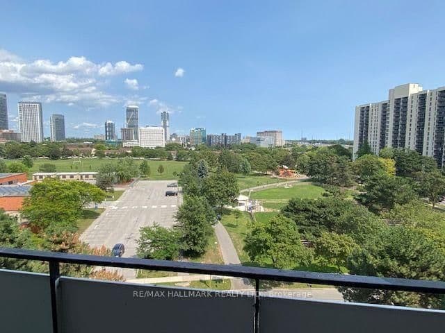 20 Forest Manor Road, Unit 907 thumbnail 25