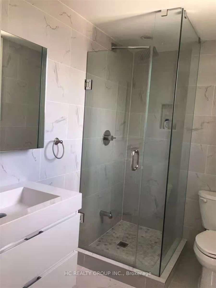 102 Peckham Avenue, Unit Upper Unit thumbnail 7