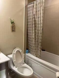 426 University Avenue, Unit 2703 thumbnail 8