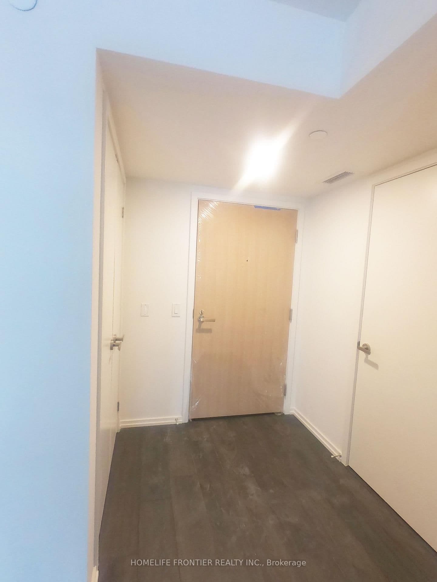 8 Hillsdale Avenue E, Unit 744 thumbnail 10