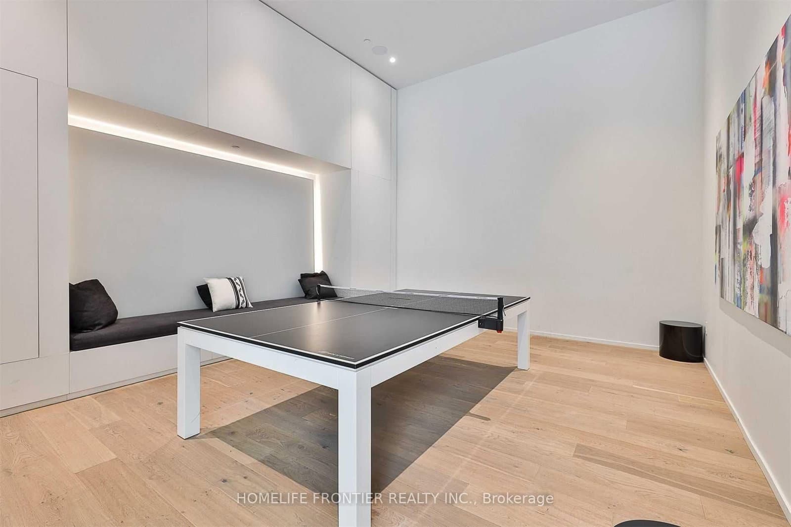 8 Hillsdale Avenue E, Unit 744 thumbnail 21