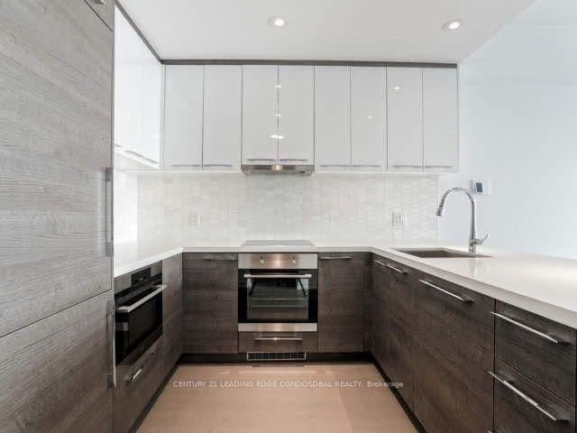 488 University Avenue, Unit 2312 thumbnail 16