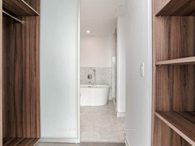 488 University Avenue, Unit 2312 thumbnail 24