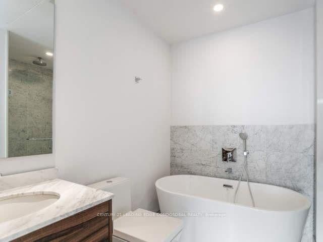 488 University Avenue, Unit 2312 thumbnail 25
