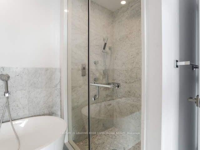 488 University Avenue, Unit 2312 thumbnail 26