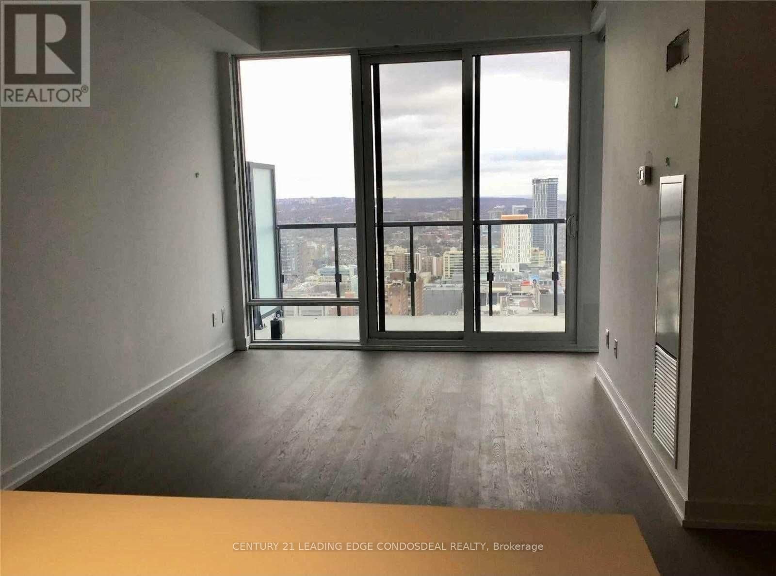 488 University Avenue, Unit 2312 thumbnail 4