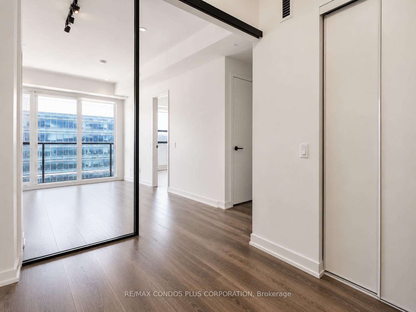 108 Peter Street, Unit 2101 thumbnail 11