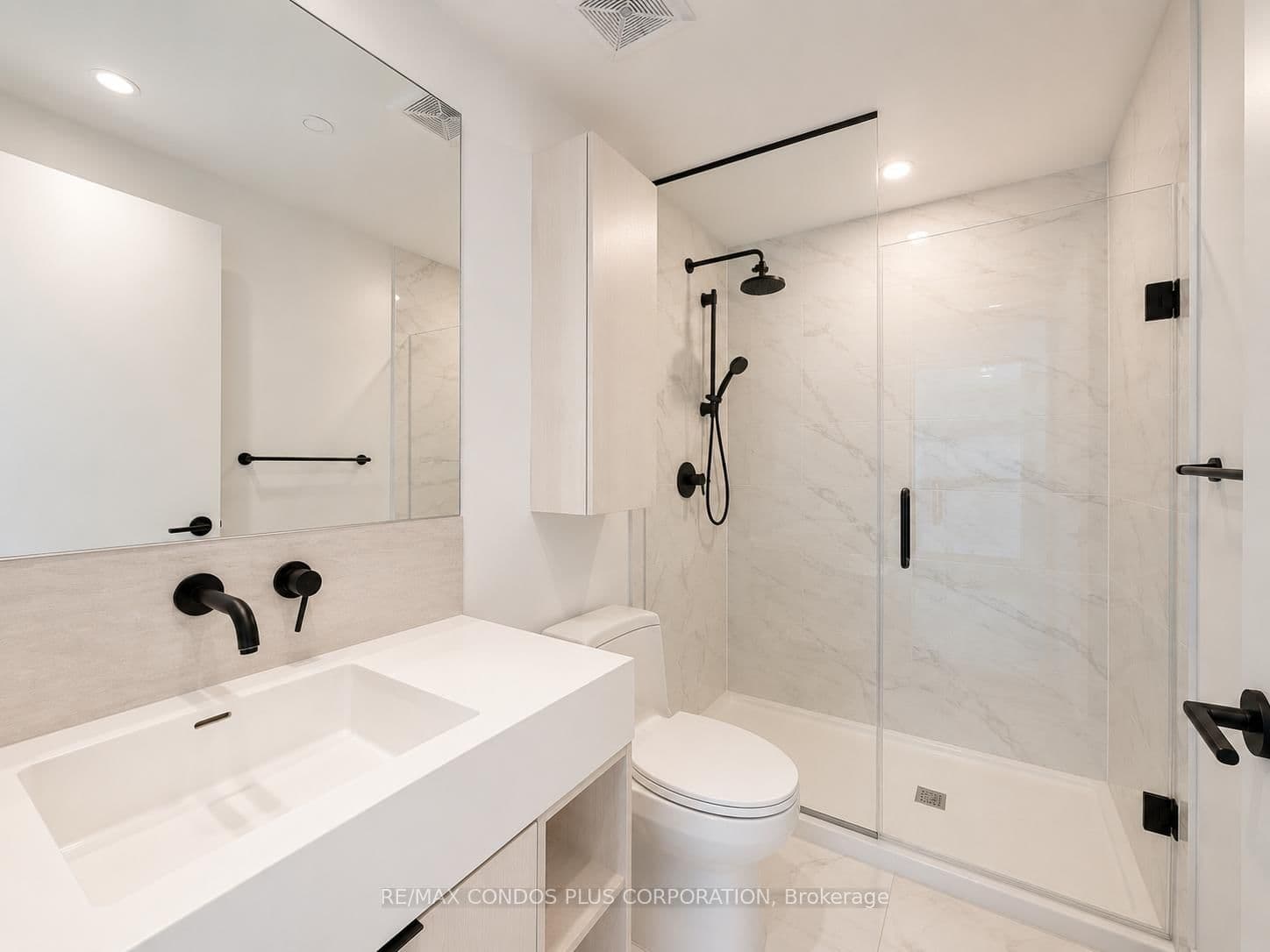 108 Peter Street, Unit 2101 thumbnail 4