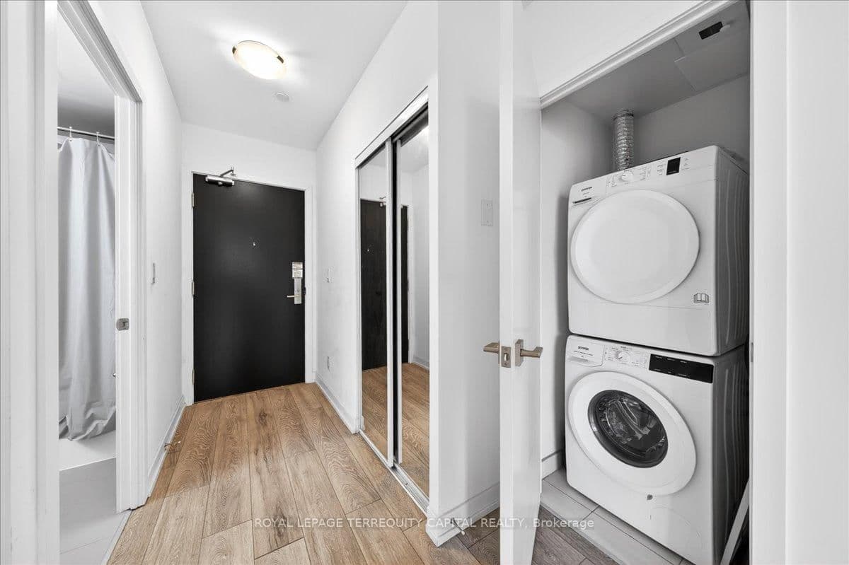 159 Wellesley Street E, Unit 3002 thumbnail 10